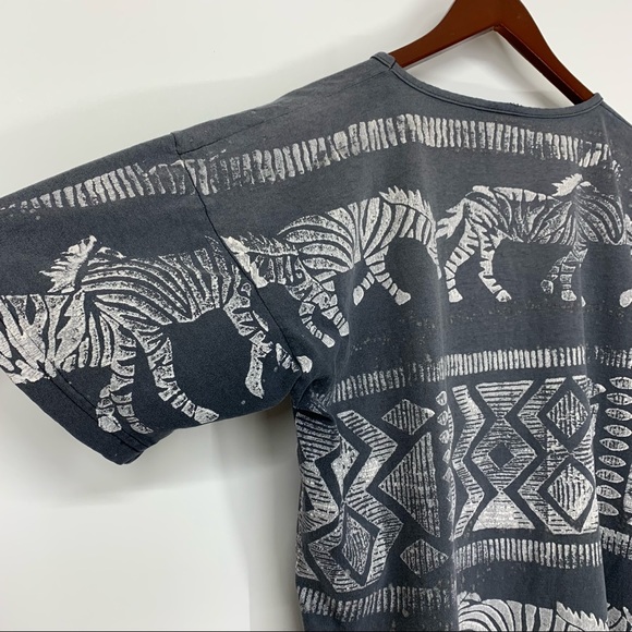 Vintage EZL Oversized Tribal Zebra Graphic Gray Short Sleeve Crew Neck Tee - Picture 8 of 16